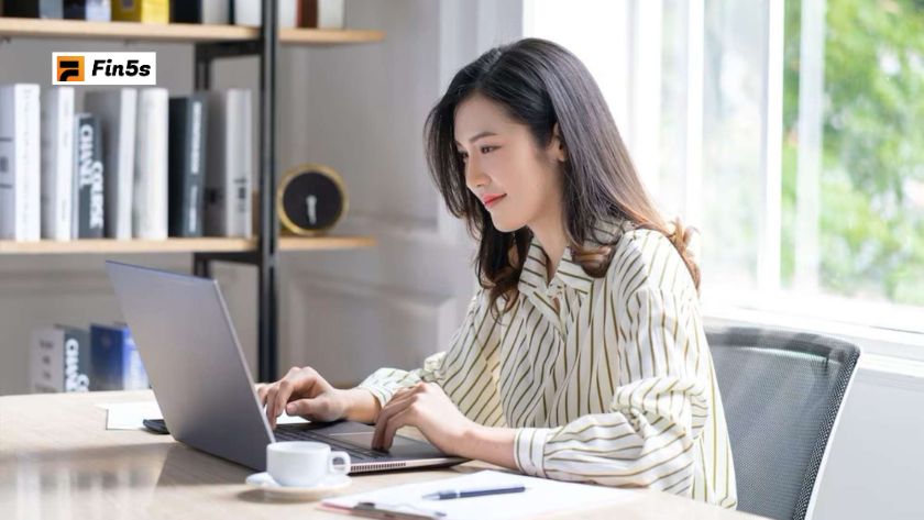Lập kế hoạch tài chính cá nhân: Bí quyết để tự do tài chính trọn đời Bạn nên tập trung lập kế hoạch tài chính cá nhân với tài liệu và sổ ghi chép bên cạnh