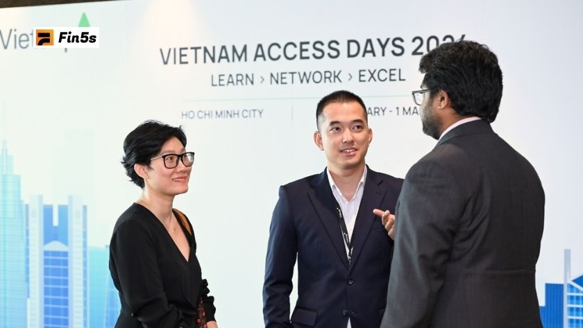 Chứng khoán Bản Việt (VCSC): Lựa chọn uy tín để khởi đầu hành trình đầu tư thông minh Các nhân vật cấp cao đang gặp gỡ tại sự kiện Vietnam Access Days 2024 do Chứng khoán Bản Việt (Vietcap) tổ chức