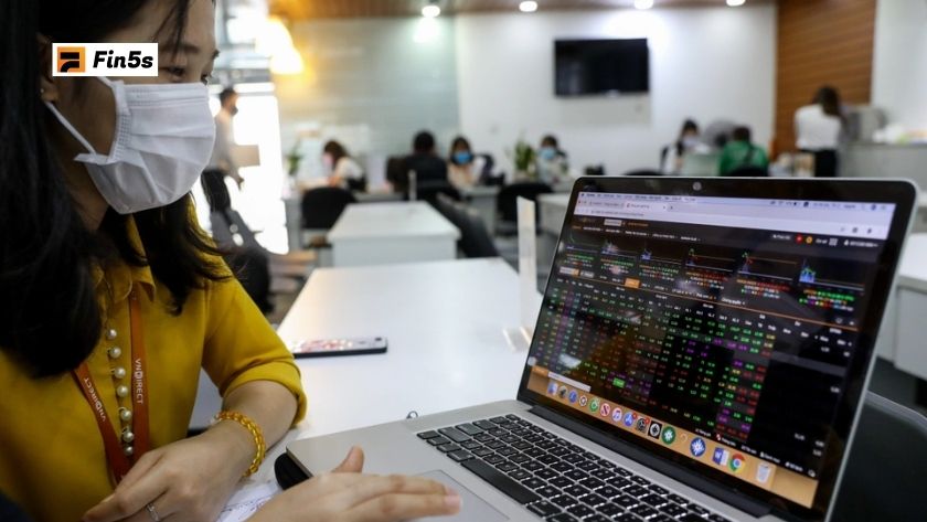 Chứng khoán Bản Việt (VCSC): Lựa chọn uy tín để khởi đầu hành trình đầu tư thông minh So sánh phí giao dịch chứng khoán tại các công ty thị phần hàng đầu