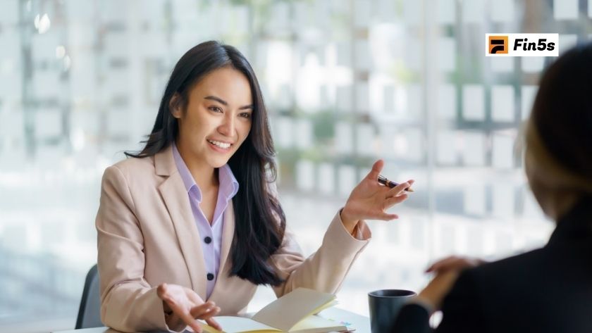 Cách đầu tư vào bản thân “sinh lời” hơn gửi tiết kiệm ngân hàng Bạn cần chọn đúng hình thức đầu tư, đúng thời điểm và đúng chiến lược cá nhân hóa
