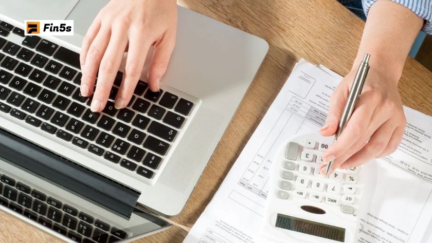 Thuế là gì? Hướng dẫn A–Z cho người mới, tránh bị phạt đáng tiếc Thuế là khoản đóng góp bắt buộc, không hoàn trả trực tiếp của cá nhân và tổ chức cho Nhà nước